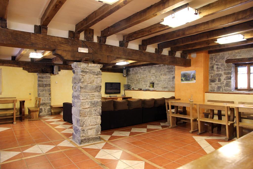 Casa Rural Ardantzena Ardaiz Bagian luar foto